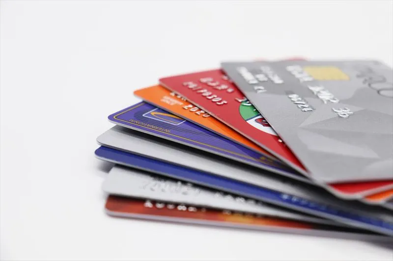 クレジットカードの支払いが延滞した時の影響は？